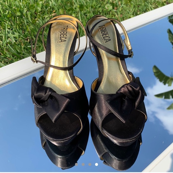 Kenneth Cole TriBeCa Heels - Picture 4 of 4